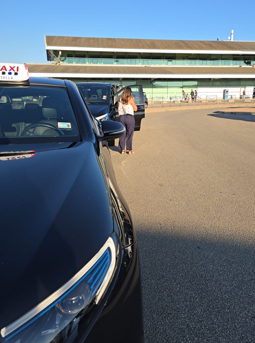 Taxi Tolla à l’aéroport d’Ajaccio pour transferts vers la vallée du Prunelli et la Corse du Sud